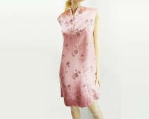 60s Pink Dress, Vintage Cheongsam, Ice Pink Satin Dress,  Asian Floral Dress, Pink Party Dress, Pastel Pink Satin, 60s Cocktail Dress / m
