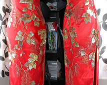 Chinese vintage 50s Cheongsam embroider Qipao Red long Dress Flower Pattern , beaded dress wedding dress