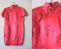 vintage Cheongsam Dress - Shimmery Pinkish Red Asian Style Embroidered Floral Dress - Womens size M / L