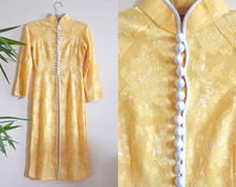 Gorgeous Vintage Cheongsam Robe, Yellow Brocade Qipao Dress, Asian Hourglass Robe, Mondrian Collar, Oriental Kimono, Side Slits, Opium Den