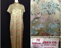 Vintage 1960s Gold Brocade Short Sleeve Cheongsam Rayon Long Dress / Women's Medium / 60s Asian Floral Novelty Print Souvenir Maxi Dress