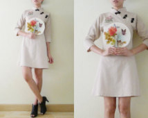 Kung Fu dress, vtg plain beige Cheongsam / QiPao Chinese mini dress mandarin collar,3/4 sleeve, flower embroidery,Asian,Oriental,formal, S-M