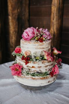 Naked Cake Dressed with Pink Flowers | Ulises by Rosa Clará wedding dress | Chinese Fusion Wedding | The Manor Barn in Harlton | Pink Peony Bouquet | John Hope Photography | http://www.rockmywedding.co.uk/lily-arthur/